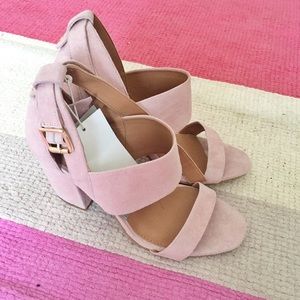 Blush suede heels💗