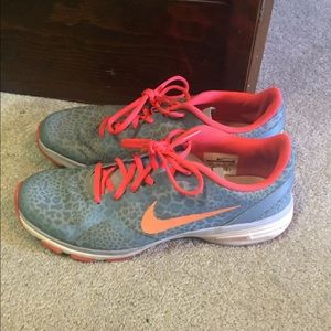 Nike duel fusion training sneakers