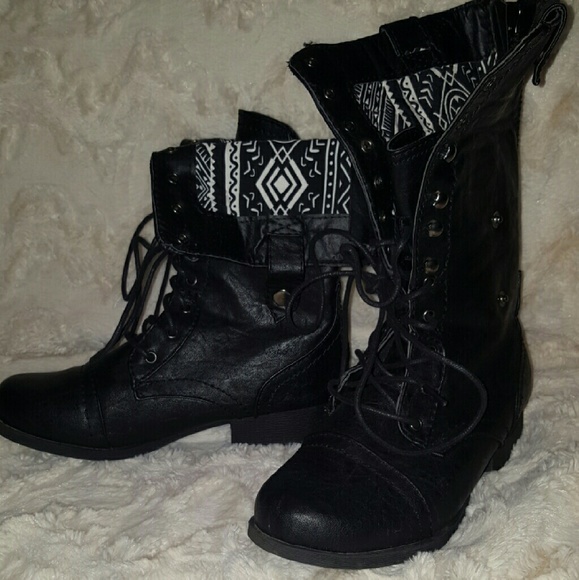 Foldover combat boots