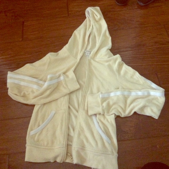 Light yellow hoodie xs halogen
