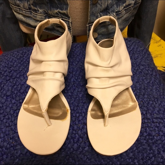 Steve Madden white slouchy faux leather sandal