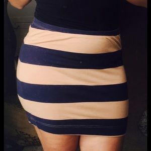 Tight stripped skirt