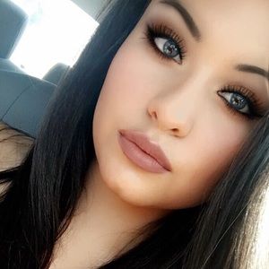 Meet your Posher, Valentina