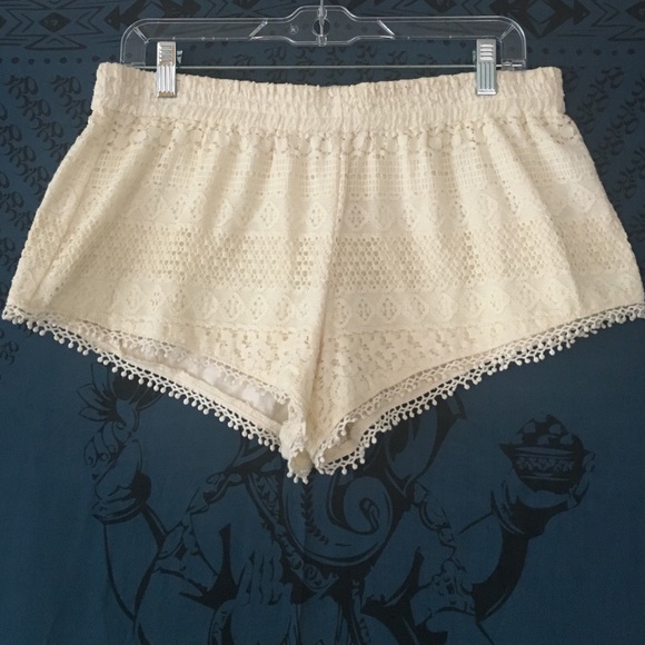 creme crochet shorts