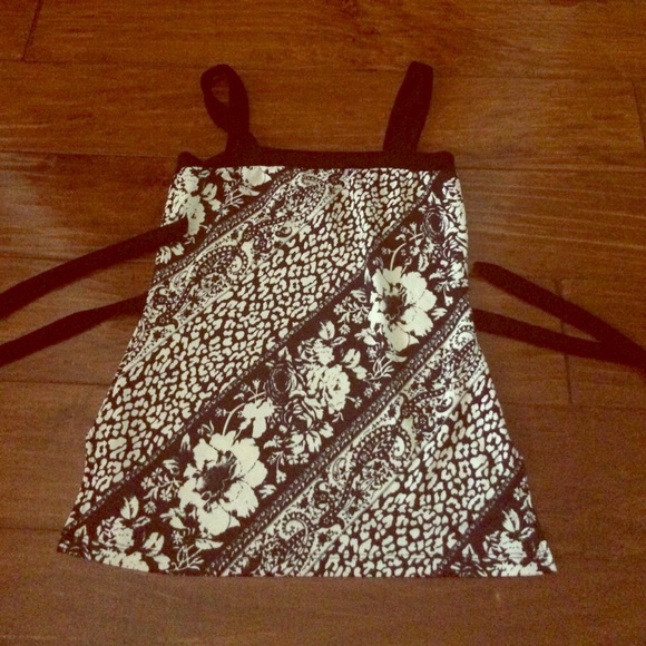 Charlotte Russe tie front or back cami