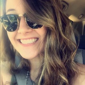 Meet your Posher, Hailey