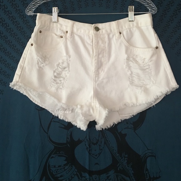 white high waisted shorts