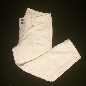 American Eagle Artist Jean Capris