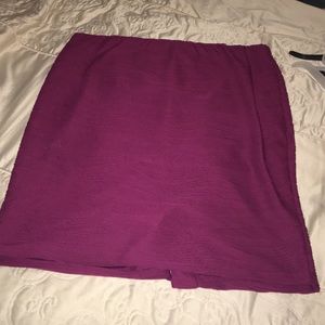 Knee length body con skirt