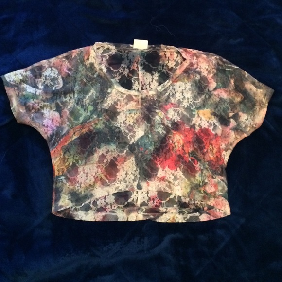 Buckle Daytrip Floral Croptop