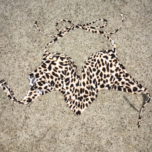 Victoria's Secret PINK Flounce cheetah print top
