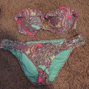 Strapless bathing suit