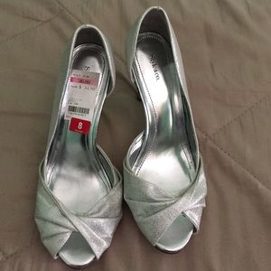 Amazing glittery heels