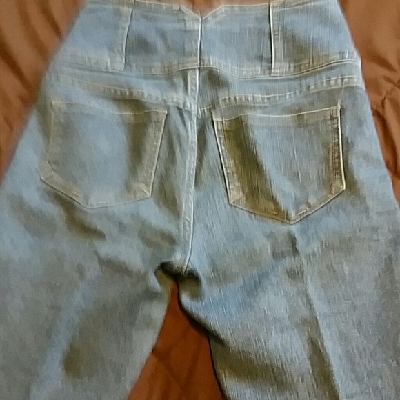 Jeans - Picture 3 of 4