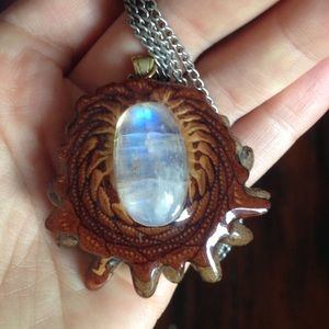 SOLD Moonstone Third Eye Pinecone 🔮