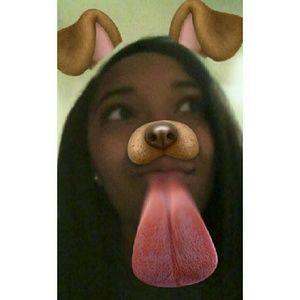 Meet your Posher, Monia