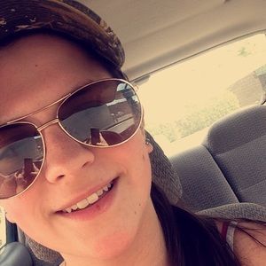 Meet your Posher, Marissa