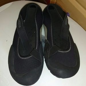 Women's Keens, like new