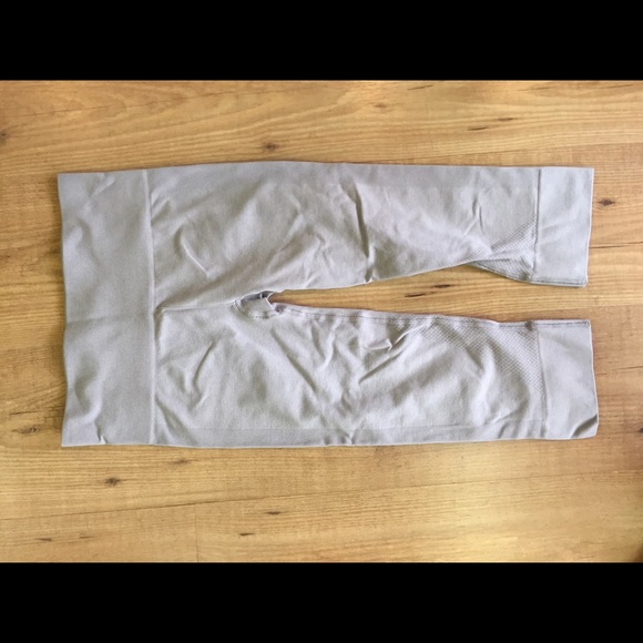 Grey "Flow and Go" Crop Lululemon Leggings