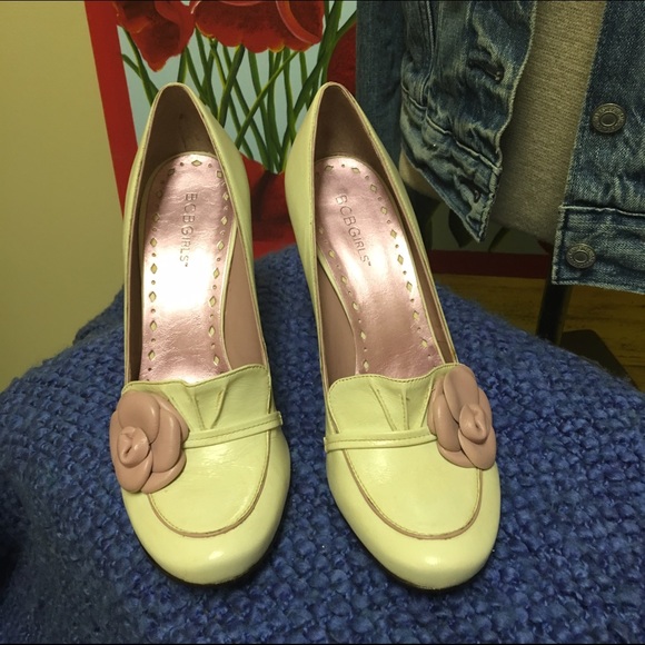 BCBGirls Leather Bone Pump with Mauve Flower