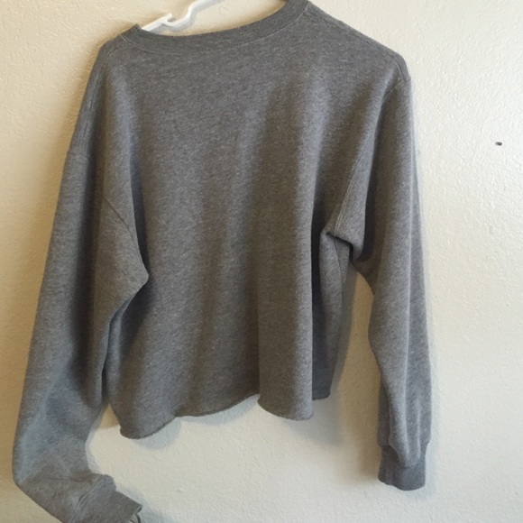 Brandy Melville Cropped Sweater - Picture 3 of 3