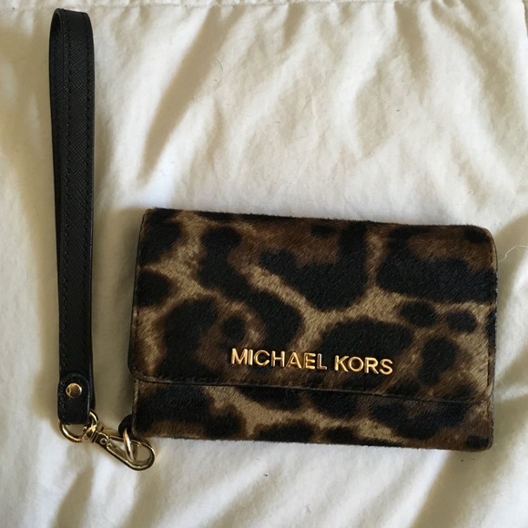 Michael Kors Leopard iPhone 5 Case/ Wallet