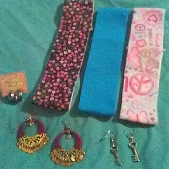 3 Headbands &3 Pairs of Earrings