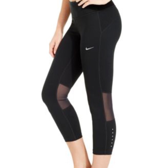 Nike Women's Cropped Leggings NWT