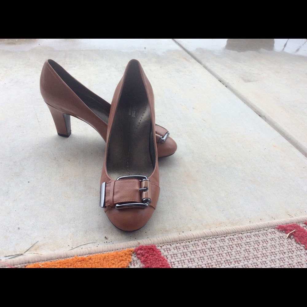 Naturalizer tan heels.