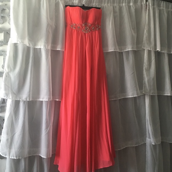 Prom dress - Picture 1 of 3