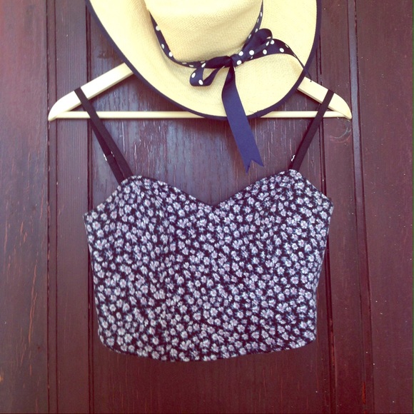 Urban outfitters summer basic/crop top - Picture 1 of 4