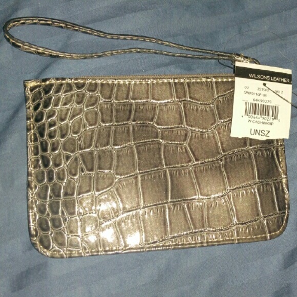 Wilson's Leather wristlet