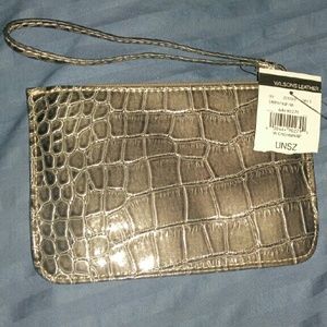 Wilson's Leather wristlet