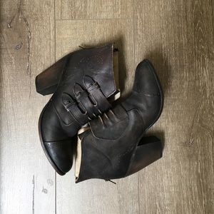 Steve Madden freebird