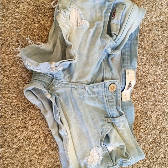 Hollister size 1 light washed shorts