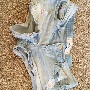 Hollister size 1 light washed shorts