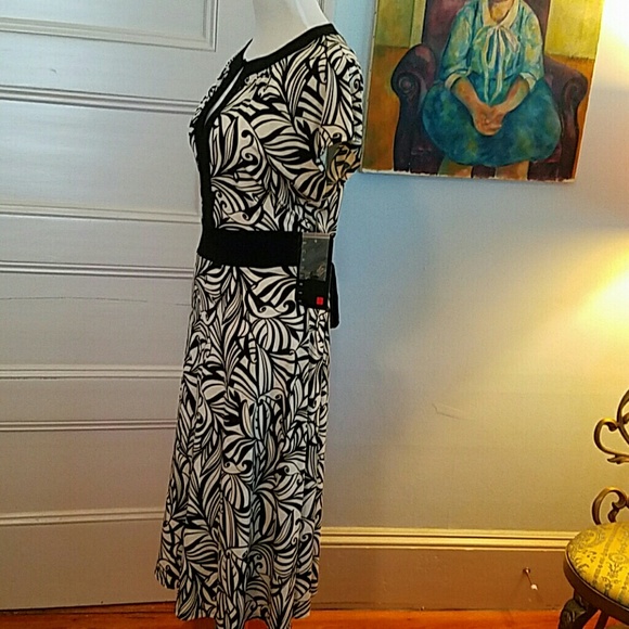 Black & White swirl print dress - Picture 2 of 3
