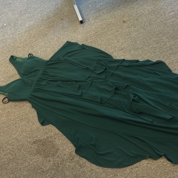 SOLD on Ⓜ️ Lulu's dark green dress - Picture 3 of 4