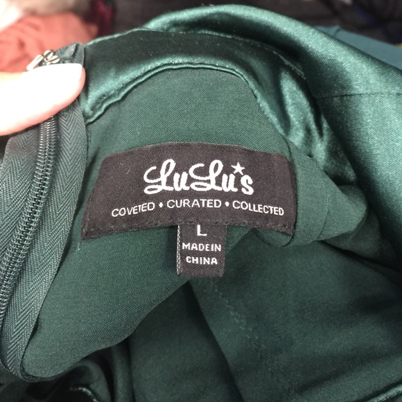 SOLD on Ⓜ️ Lulu's dark green dress - Picture 4 of 4