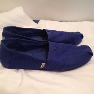 TOMS size 10 woman's