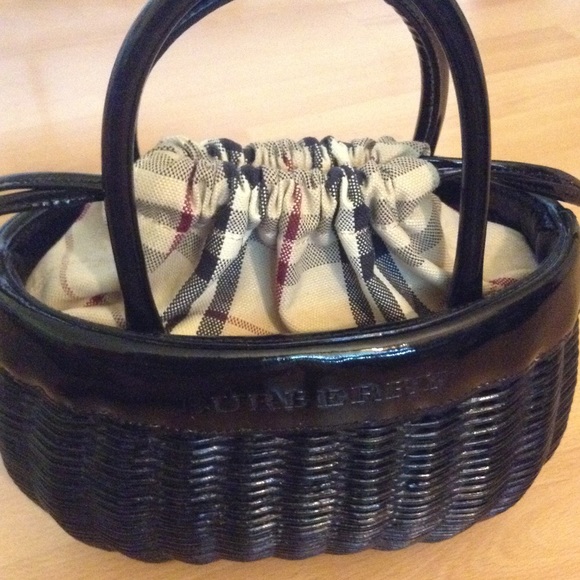 Burberry Handbags - BURBERRY rattan handbag ☀️
