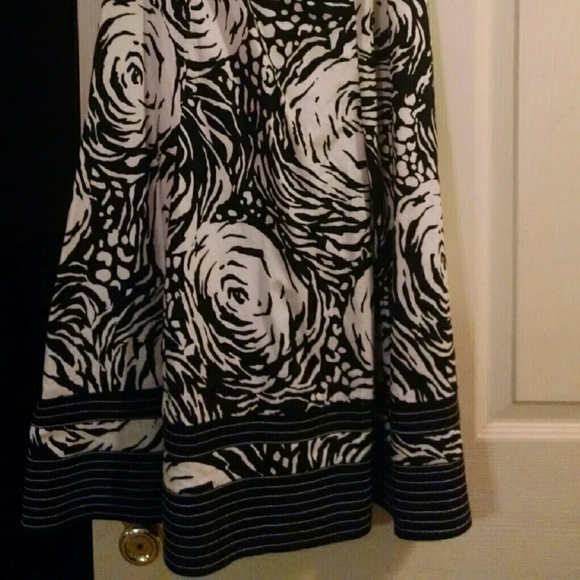 I.N. Studio black & white patterned dress - Picture 2 of 3