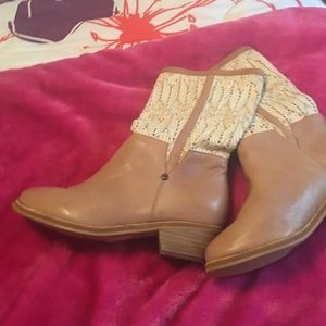 Size7 boots leather and straw