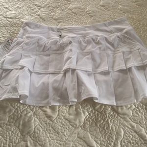 Cute white skirt with adorable pleats