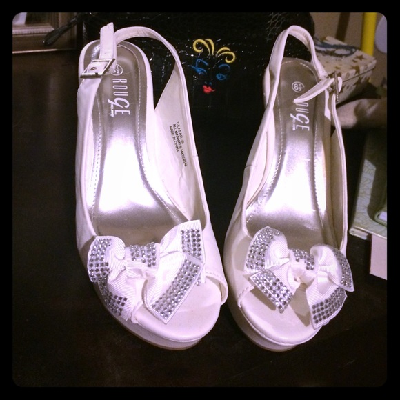 Rouge white wedges