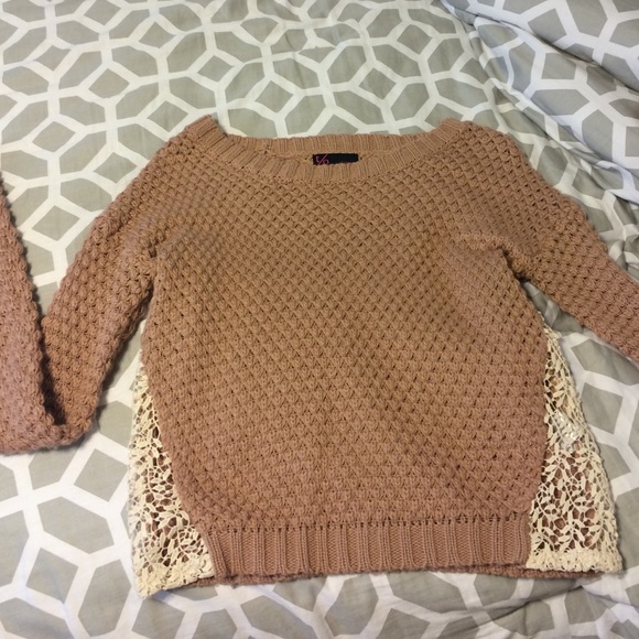 Cute Beige/salmon sweater