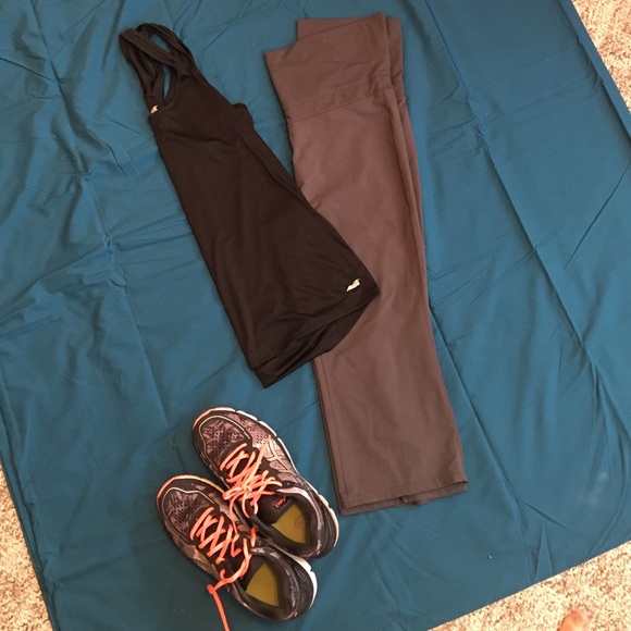 Work out outfit. Strappy tank and capris