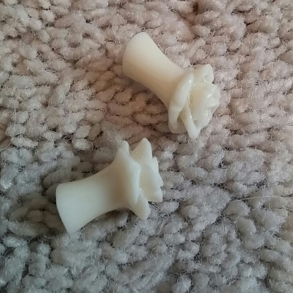 2g cream rose plugs