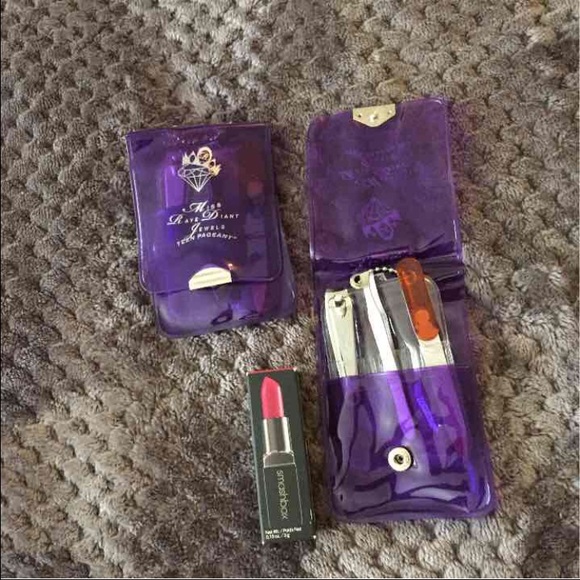 Nail traveler kit & lipstick