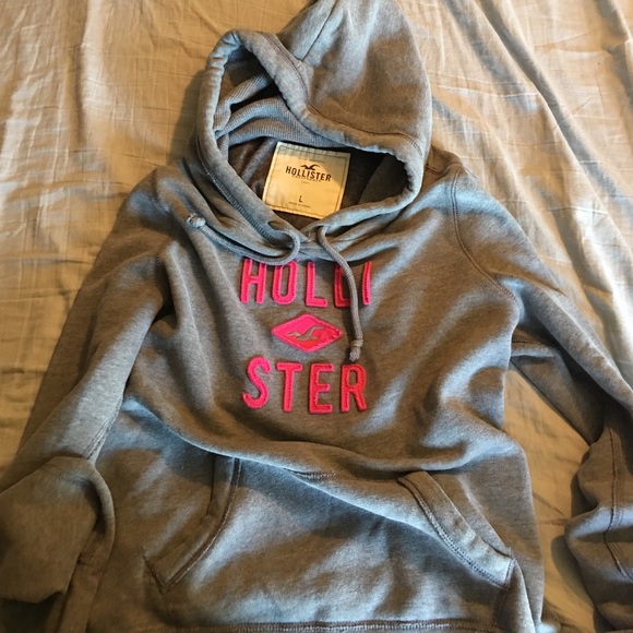 Hollister swear shirt